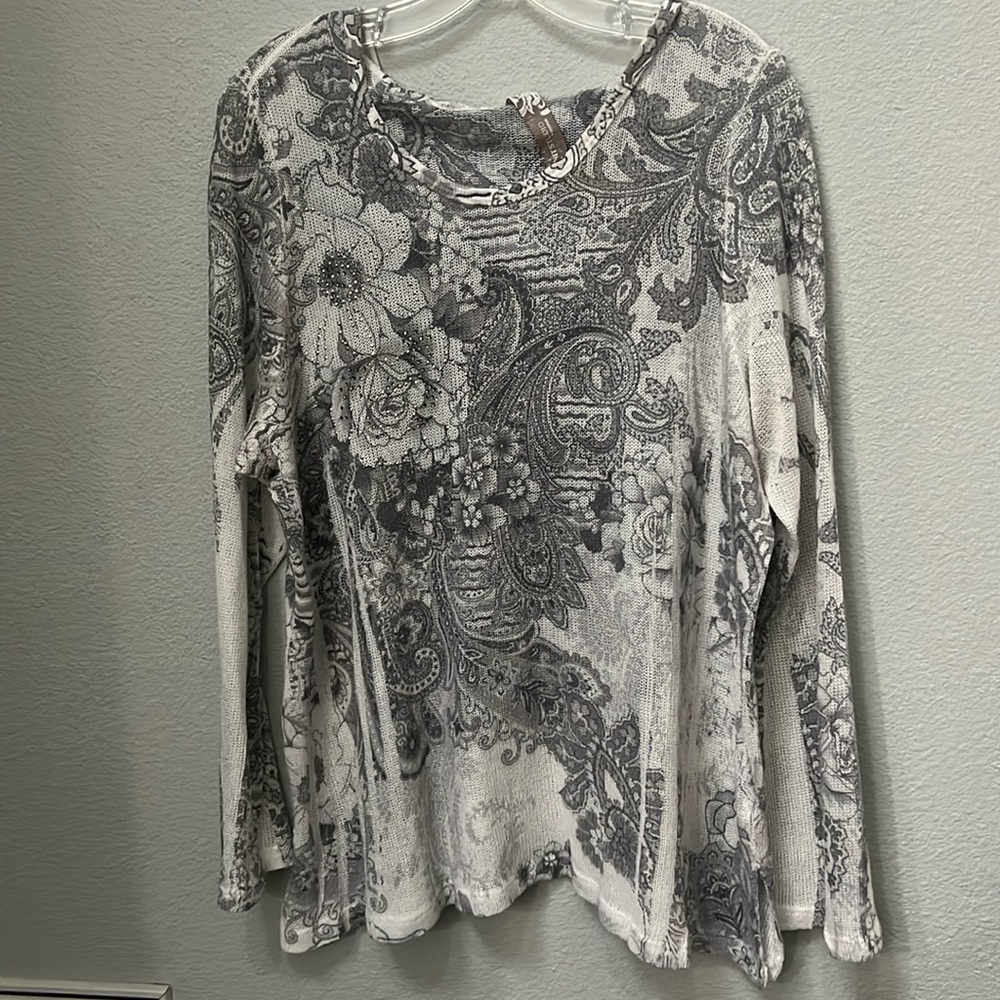 Women's Avenue Log Sleeve Hooded Shirt